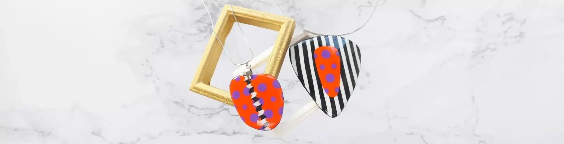 pois rayures chevrons illusion optique pâte polymère Com'une Alchimie cours bijoux pendentifs pois rayures chevrons bombés issus du cours de Com'une Alchimie