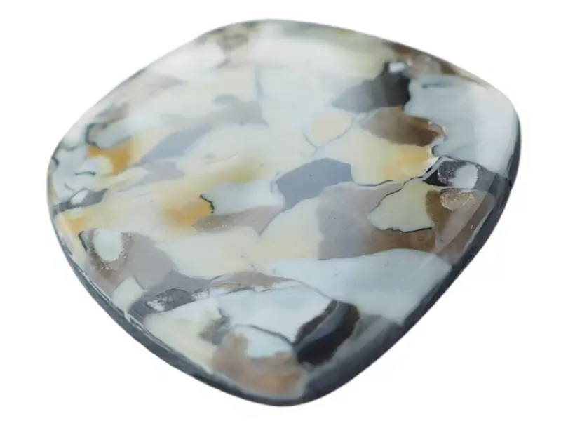 WACOMO argile polymère translucide fine couche Pardo pièce en argile polymère avec la technique du WACOMO poncée et lustrée vue de la brillance de côté